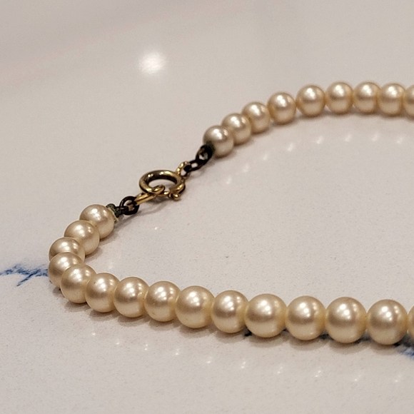 Vintage Pearl Necklace - Picture 7 of 12